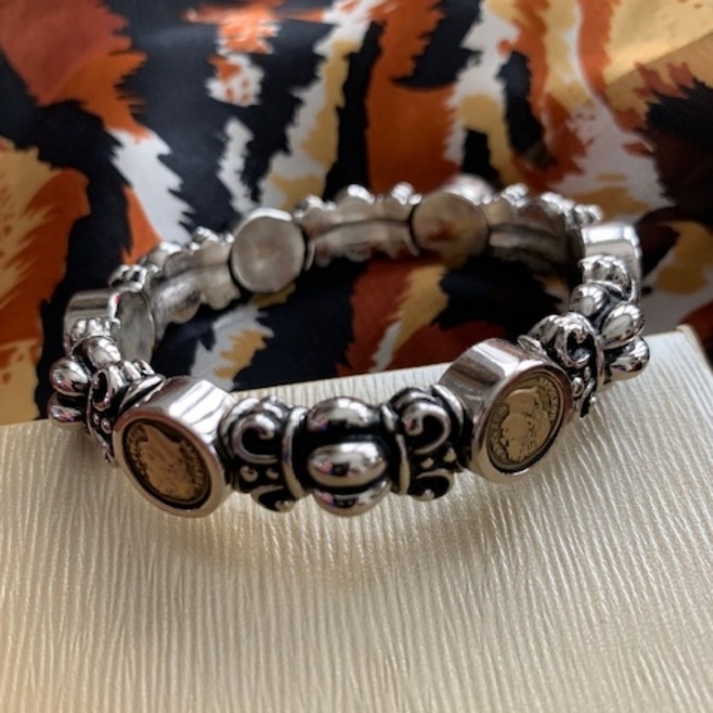 Silver Jewelry with Elegant Design
